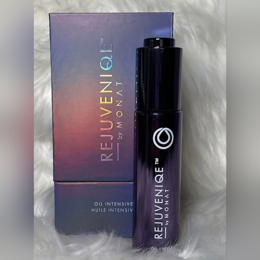 Monat rejuvinique oil